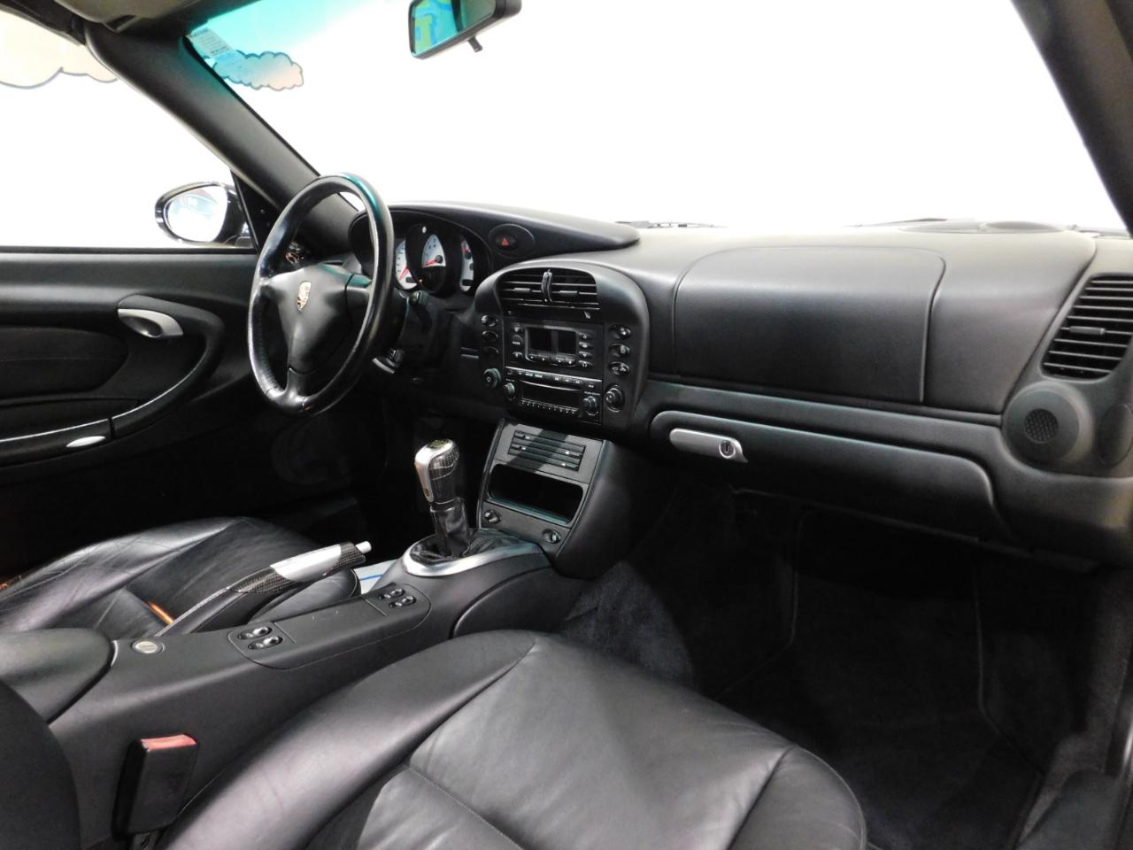 Porsche 911 Carrera Cabriolet 2004
