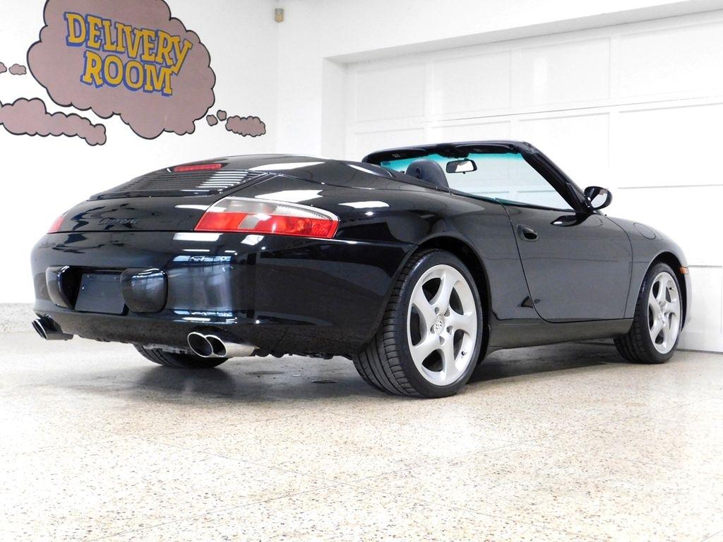 Porsche 911 Carrera Cabriolet 2004