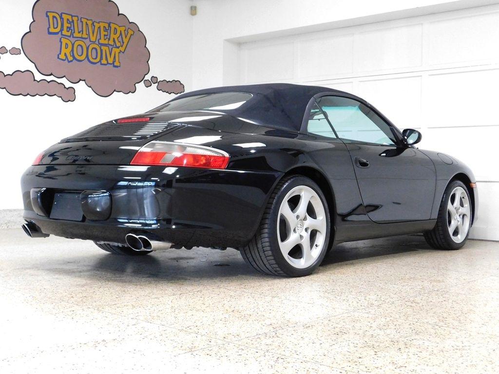 Porsche 911 Carrera Cabriolet 2004