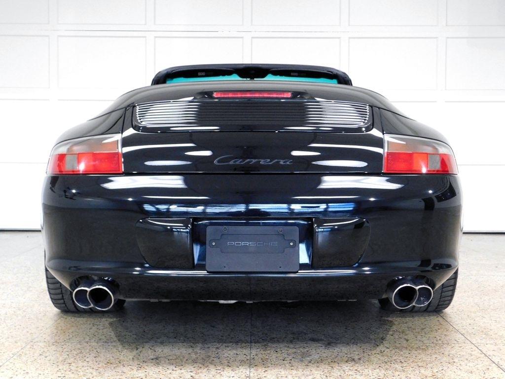 Porsche 911 Carrera Cabriolet 2004