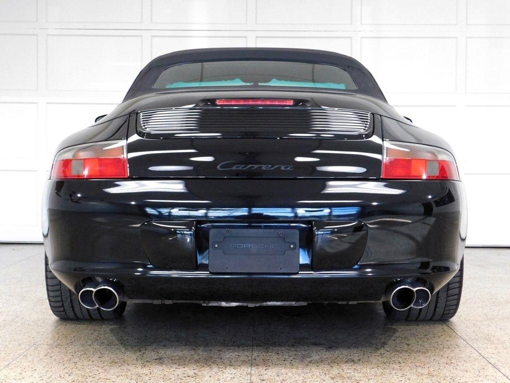 Porsche 911 Carrera Cabriolet 2004