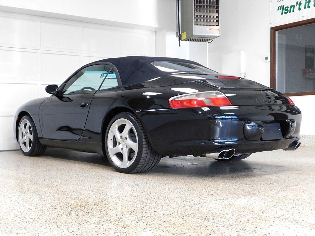 Porsche 911 Carrera Cabriolet 2004