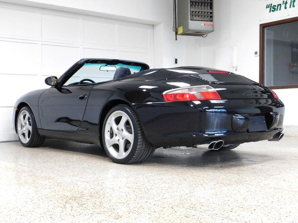Porsche 911 Carrera Cabriolet 2004