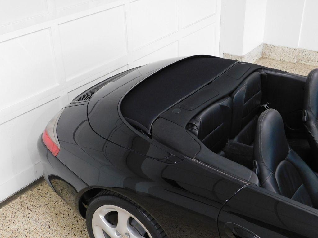 Porsche 911 Carrera Cabriolet 2004