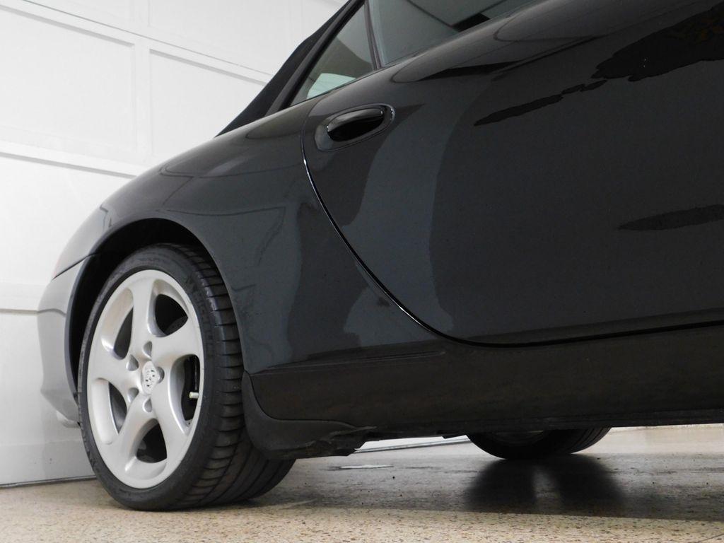 Porsche 911 Carrera Cabriolet 2004
