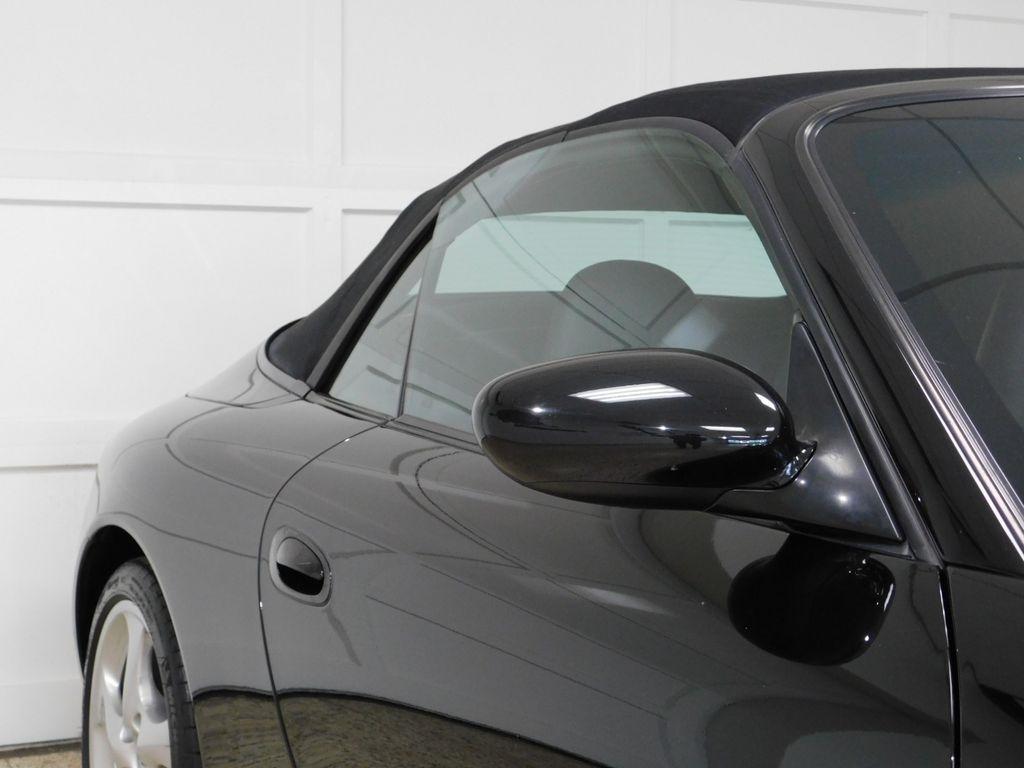 Porsche 911 Carrera Cabriolet 2004