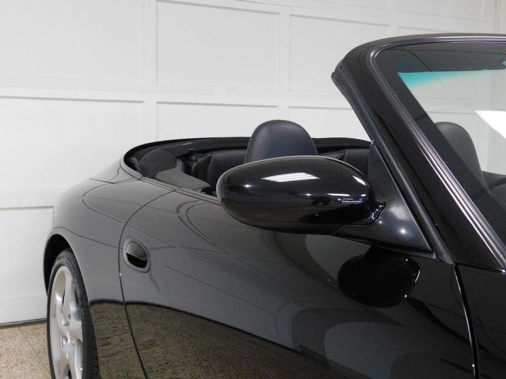Porsche 911 Carrera Cabriolet 2004