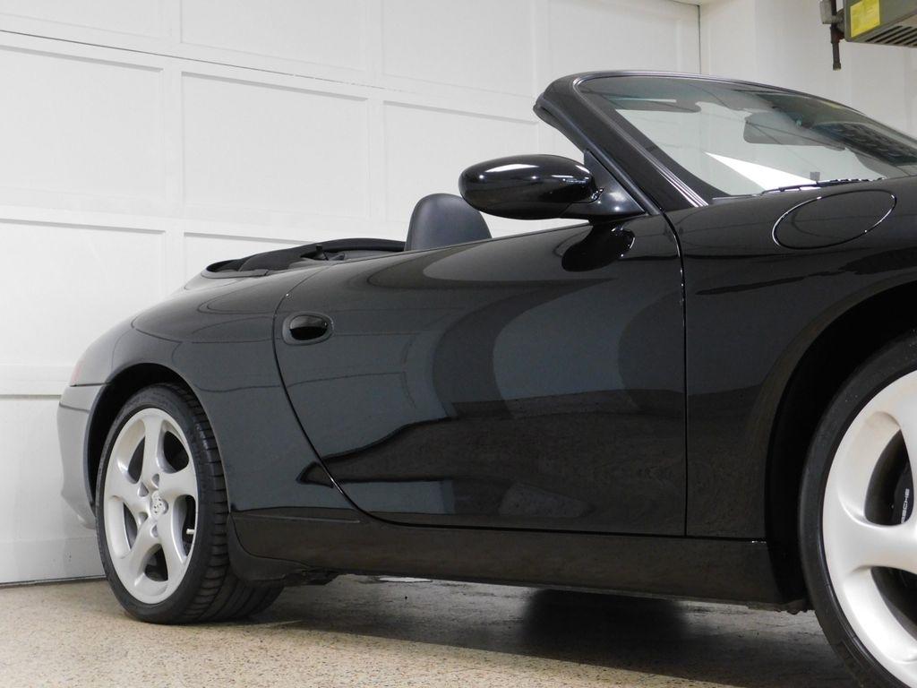 Porsche 911 Carrera Cabriolet 2004