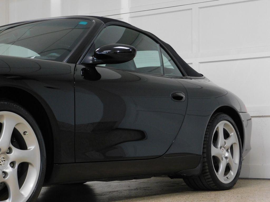 Porsche 911 Carrera Cabriolet 2004