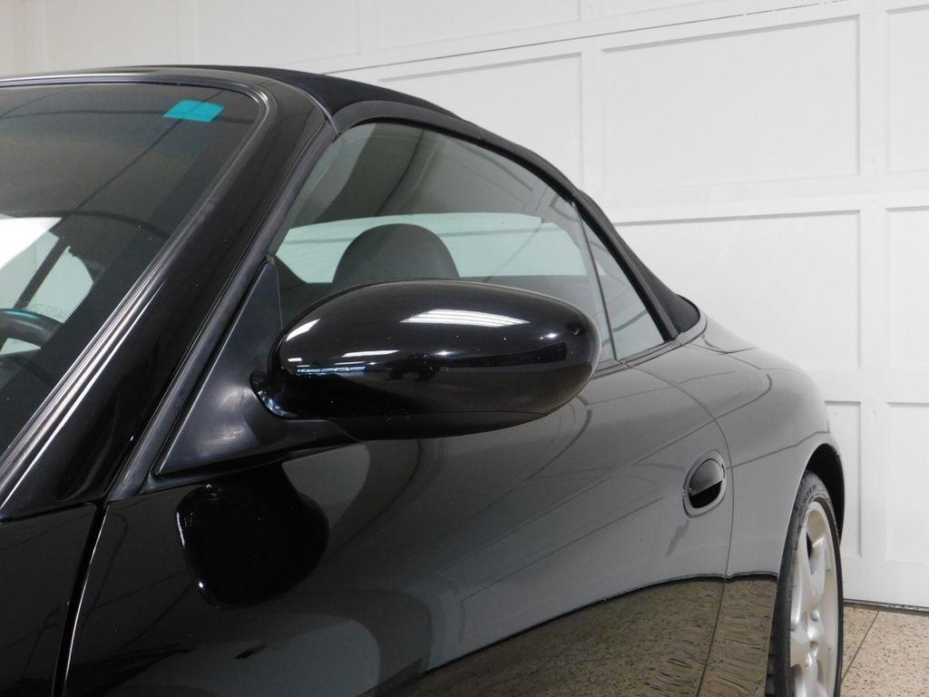 Porsche 911 Carrera Cabriolet 2004