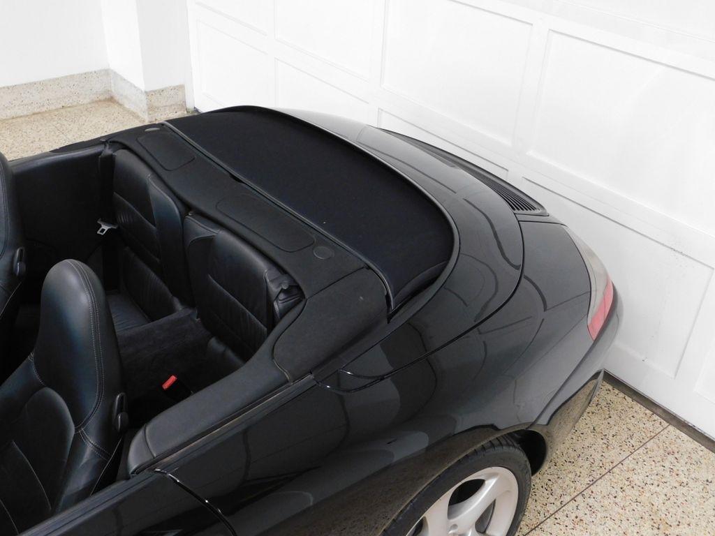 Porsche 911 Carrera Cabriolet 2004