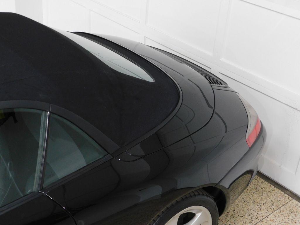 Porsche 911 Carrera Cabriolet 2004