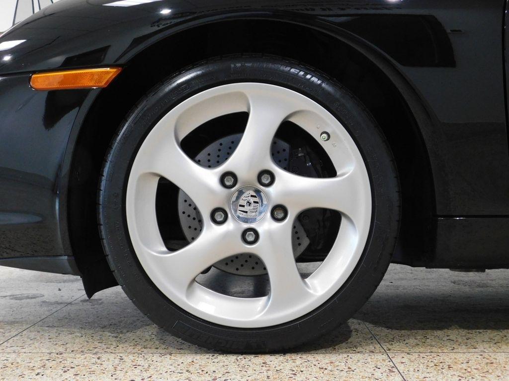 Porsche 911 Carrera Cabriolet 2004