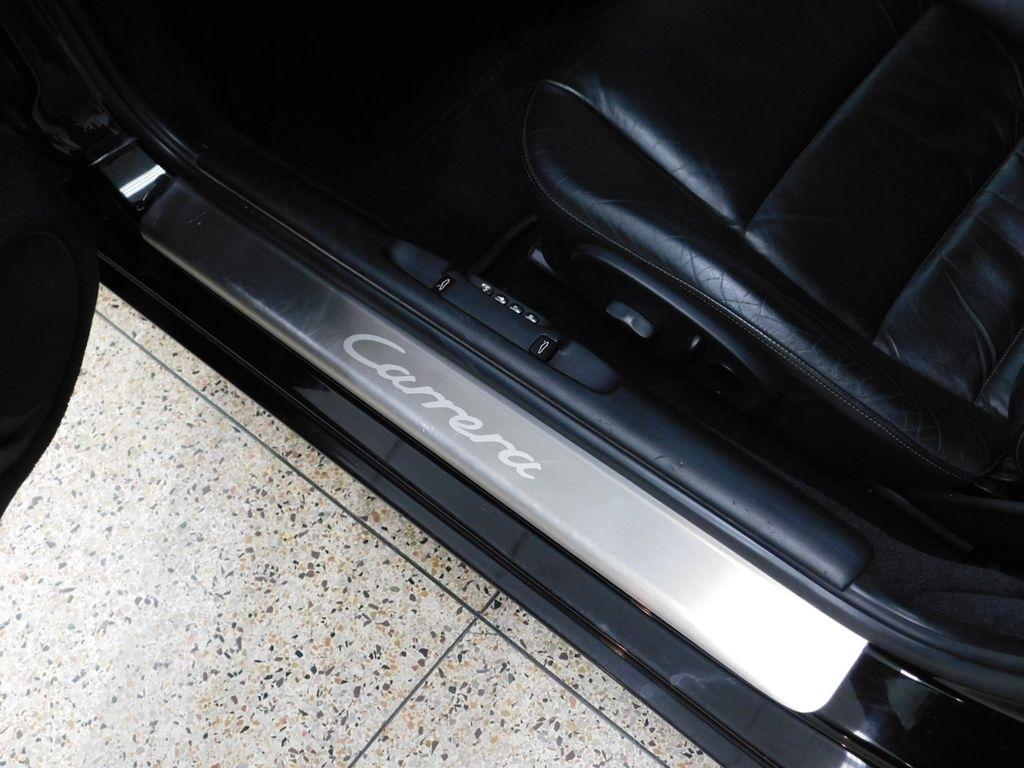 Porsche 911 Carrera Cabriolet 2004