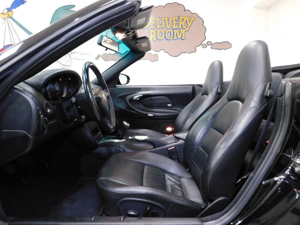 Porsche 911 Carrera Cabriolet 2004