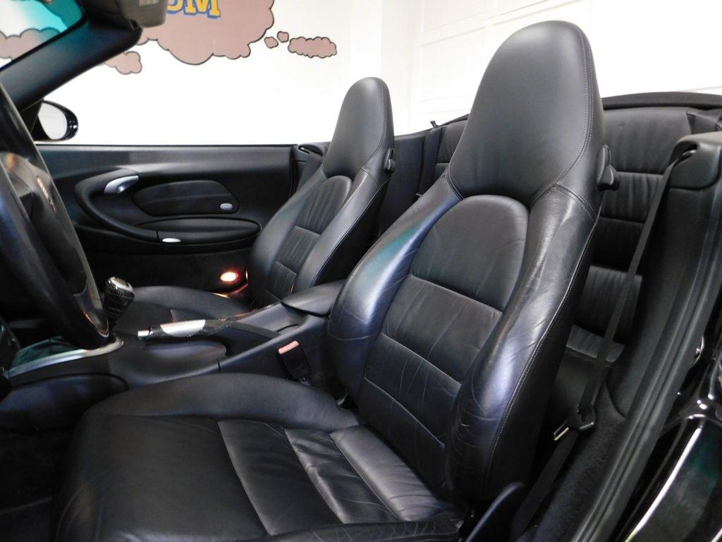 Porsche 911 Carrera Cabriolet 2004