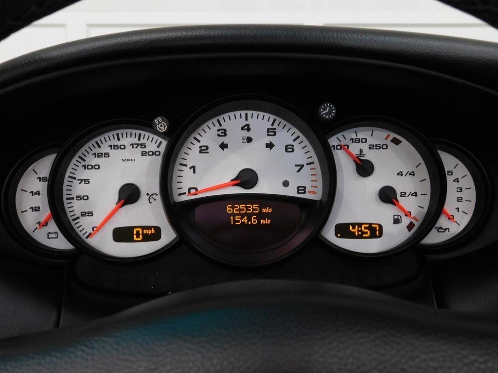 Porsche 911 Carrera Cabriolet 2004