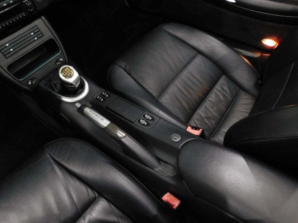 Porsche 911 Carrera Cabriolet 2004
