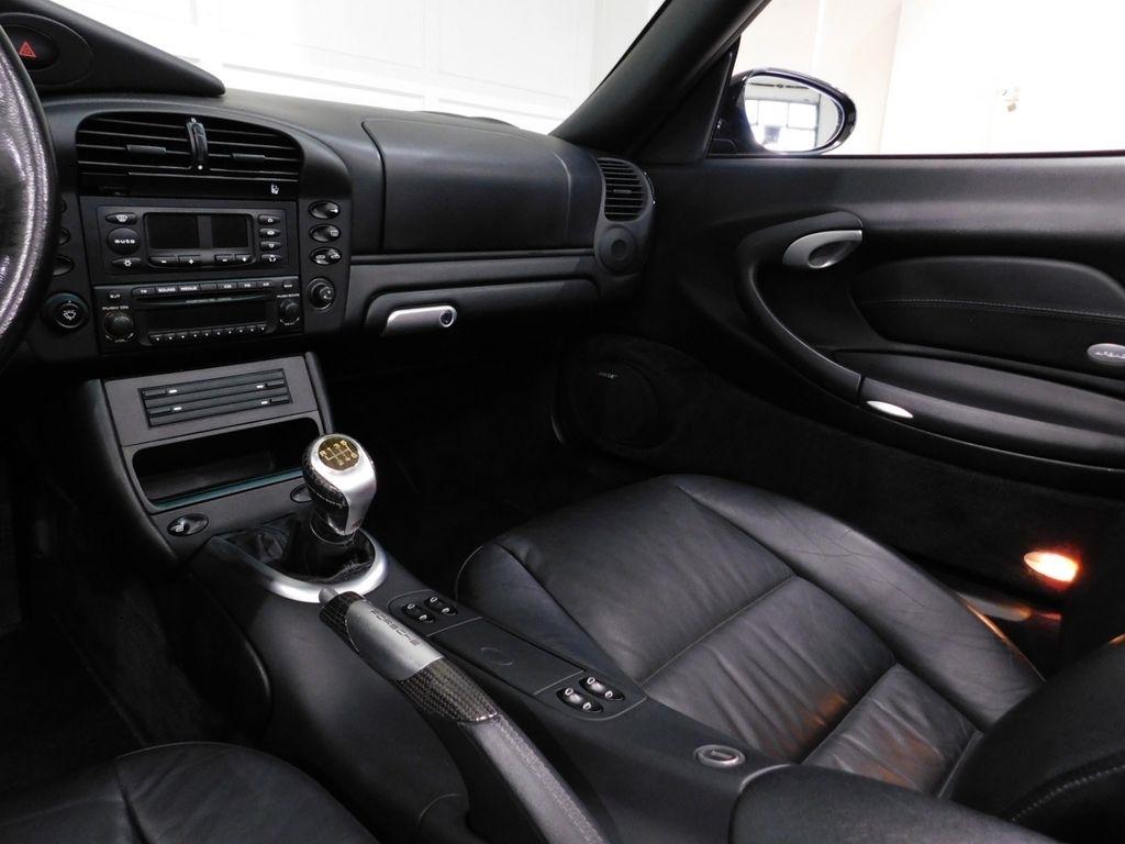 Porsche 911 Carrera Cabriolet 2004