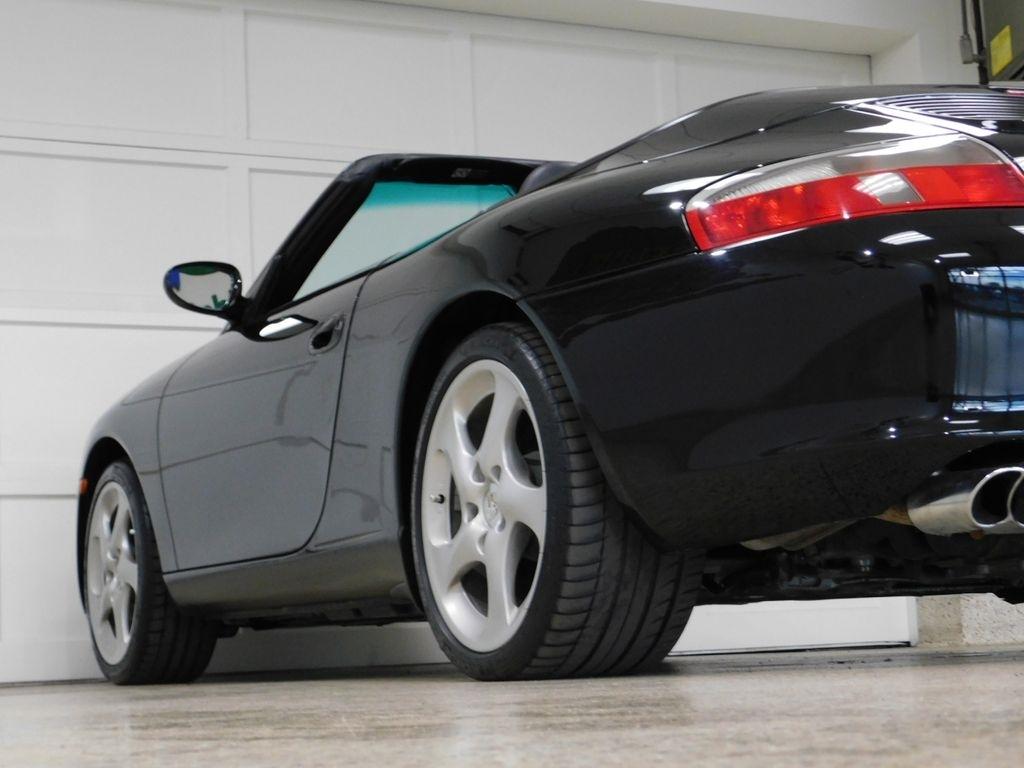 Porsche 911 Carrera Cabriolet 2004