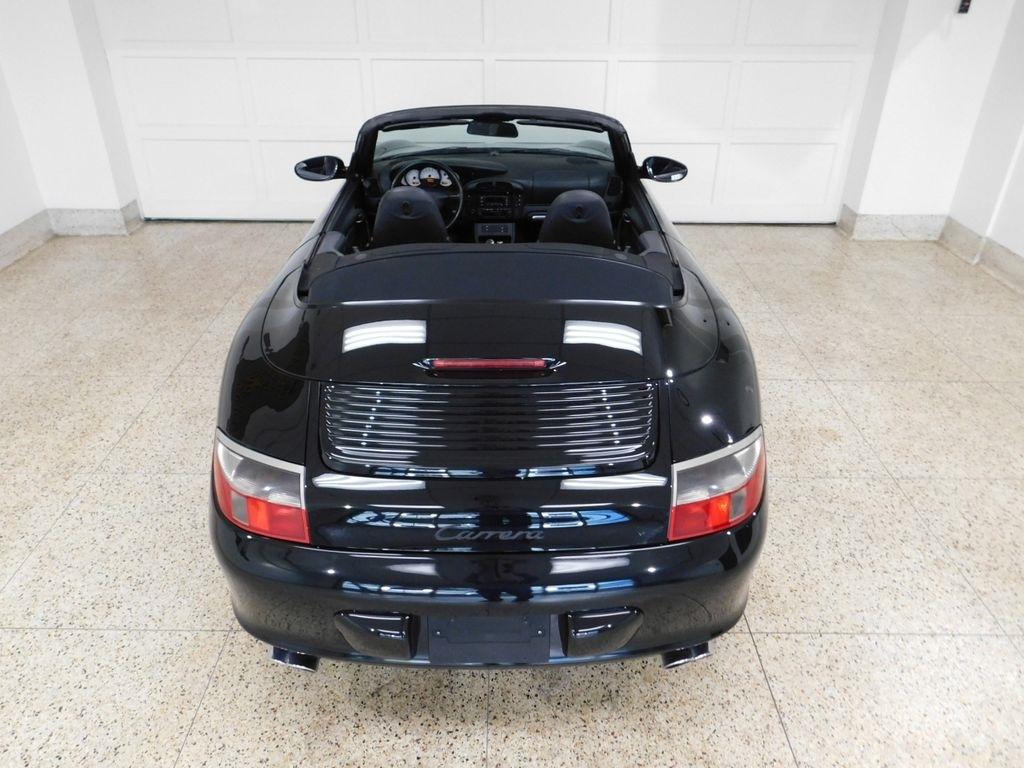 Porsche 911 Carrera Cabriolet 2004