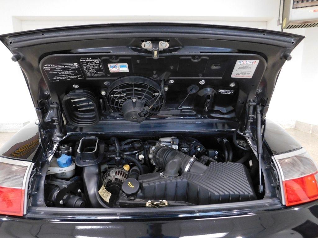Porsche 911 Carrera Cabriolet 2004