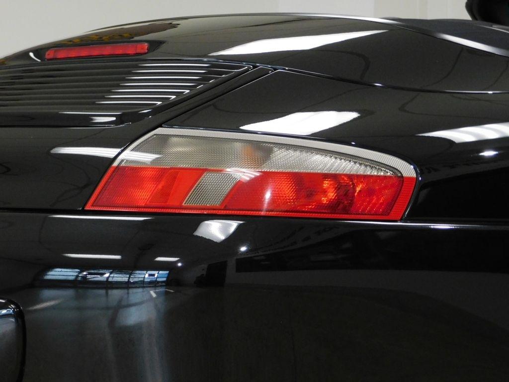 Porsche 911 Carrera Cabriolet 2004