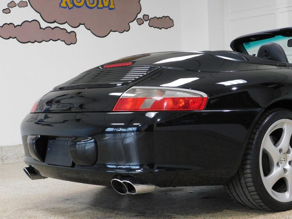 Porsche 911 Carrera Cabriolet 2004