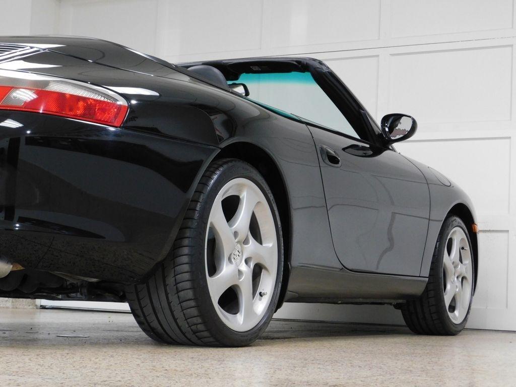Porsche 911 Carrera Cabriolet 2004