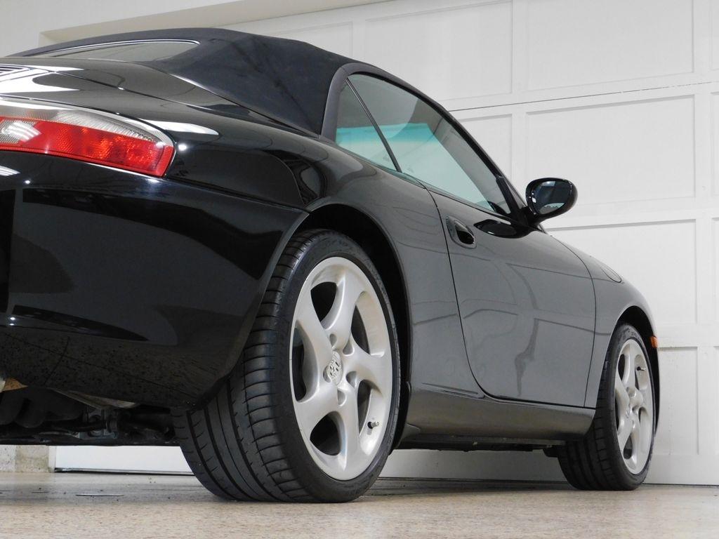 Porsche 911 Carrera Cabriolet 2004