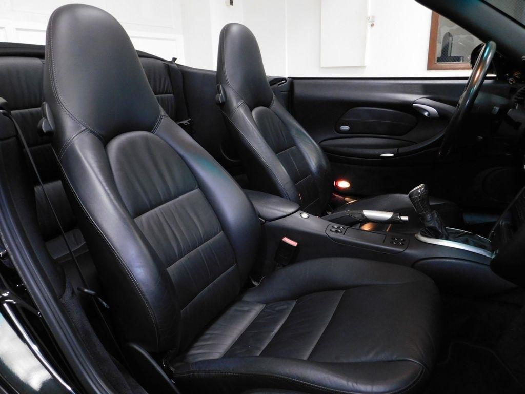 Porsche 911 Carrera Cabriolet 2004