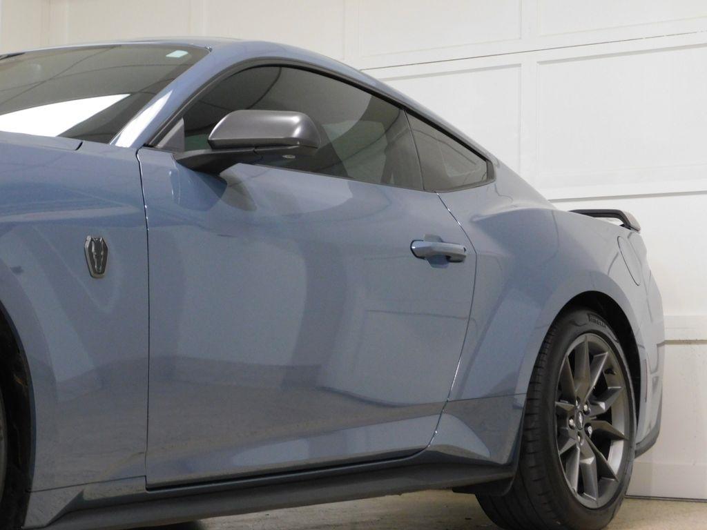 Ford Mustang Dark Horse 2024