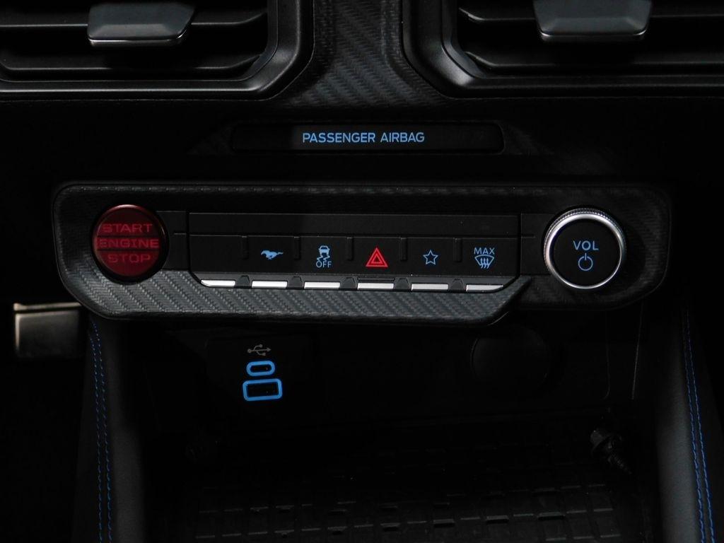Ford Mustang Dark Horse 2024