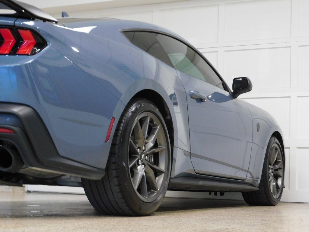 Ford Mustang Dark Horse 2024