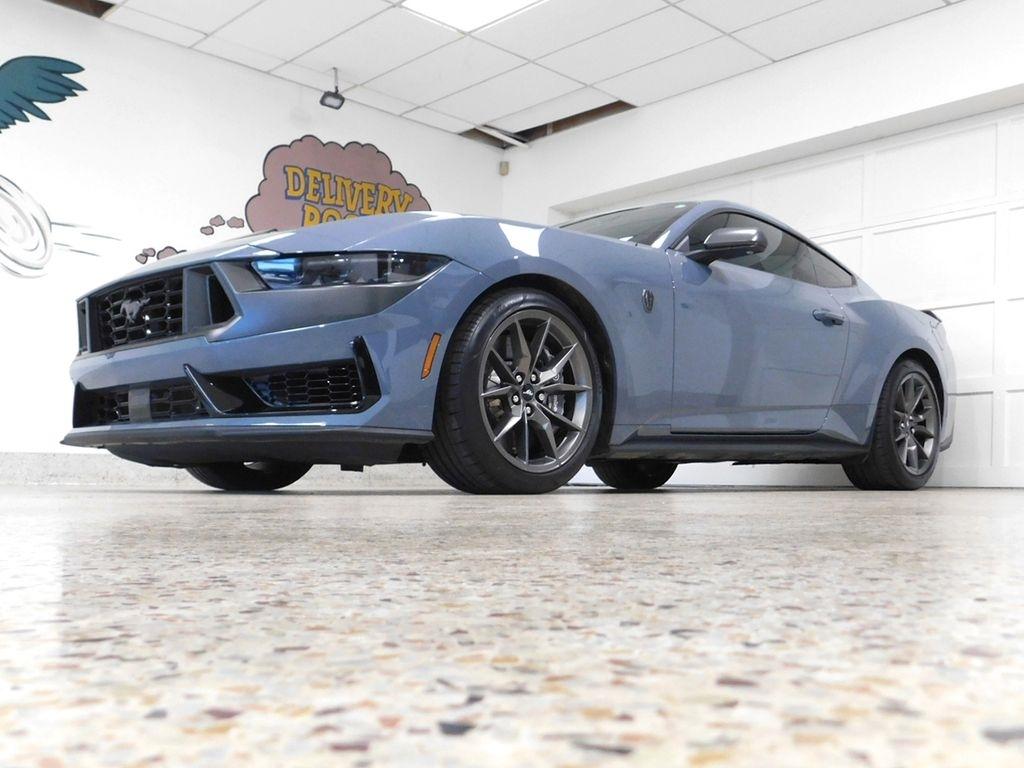 Ford Mustang Dark Horse 2024