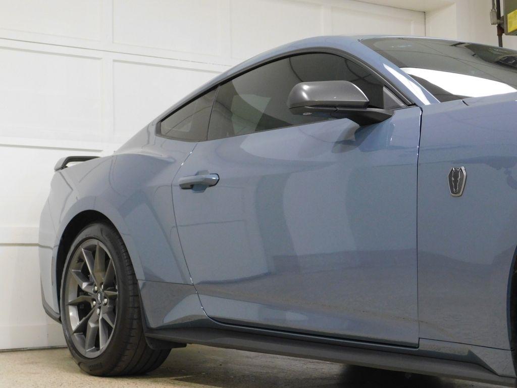 Ford Mustang Dark Horse 2024