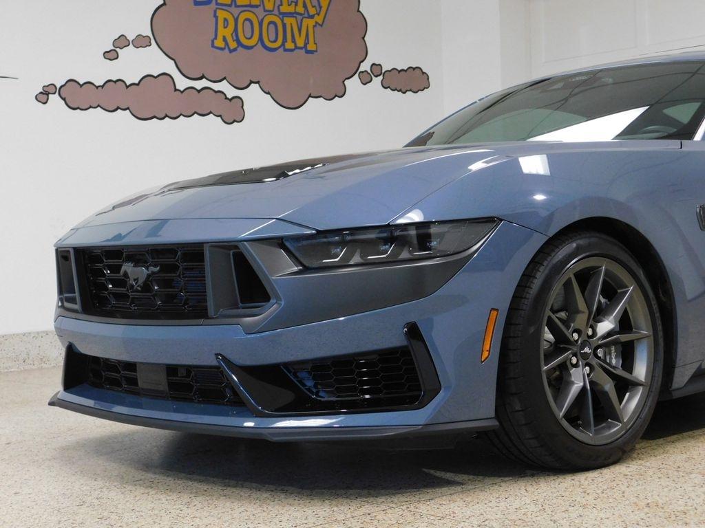 Ford Mustang Dark Horse 2024