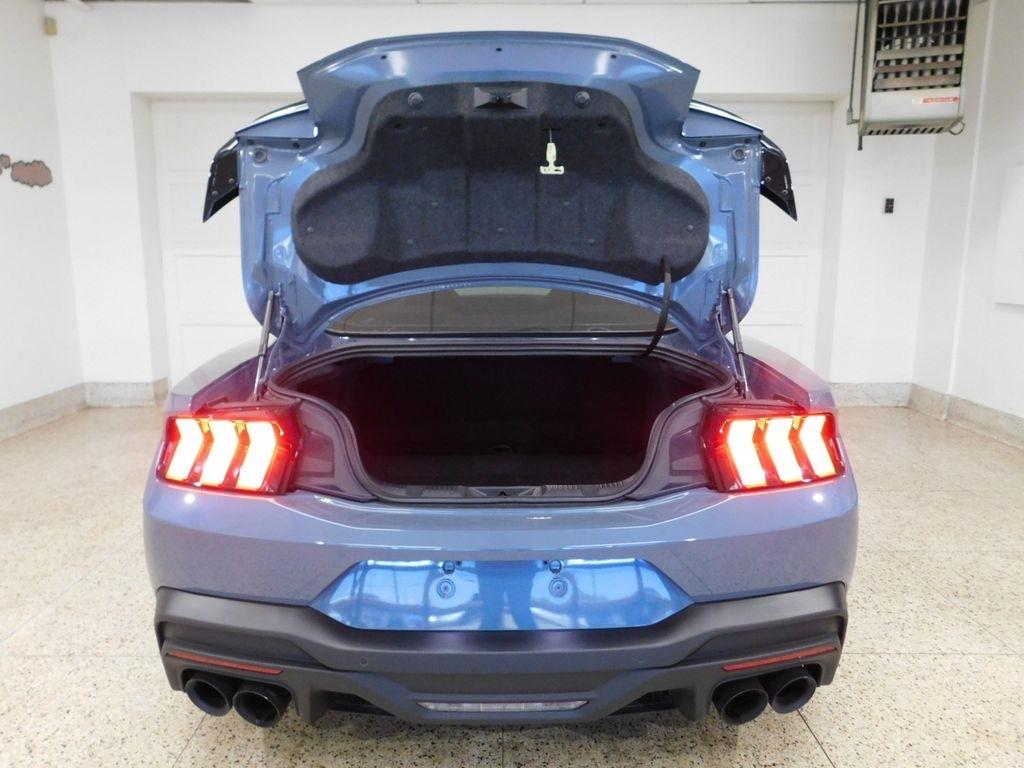 Ford Mustang Dark Horse 2024