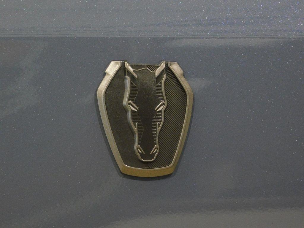 Ford Mustang Dark Horse 2024