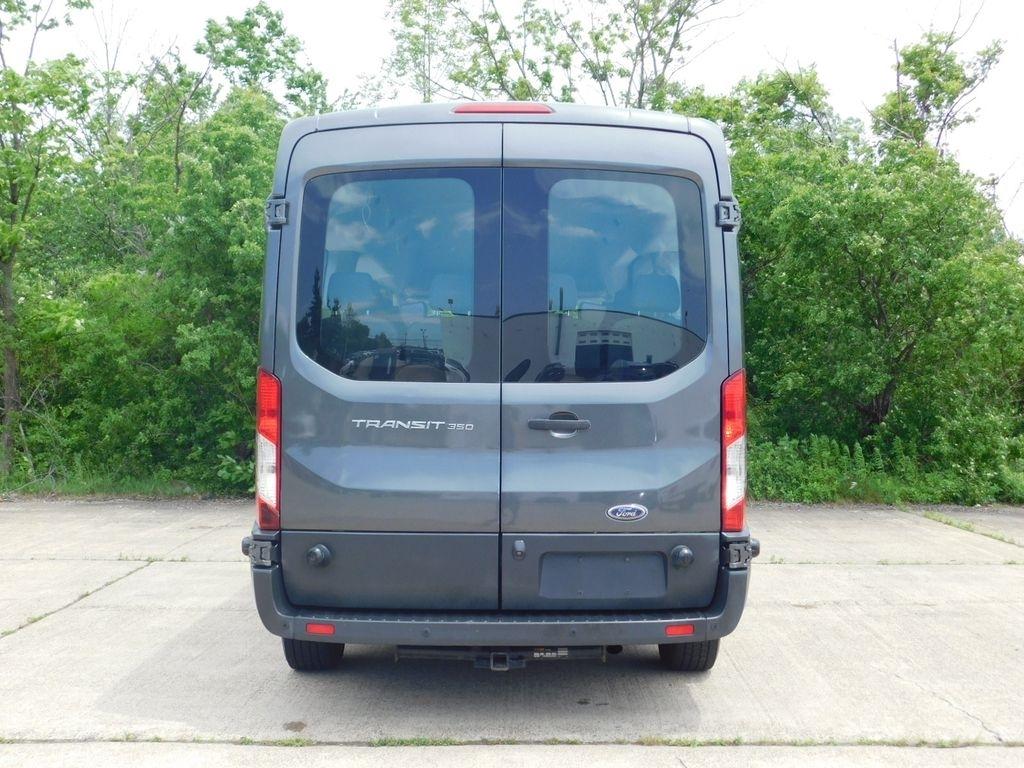 Ford Transit 350 Wagon Med. Roof XLT w/Sliding Pass. 148-in. WB 2017