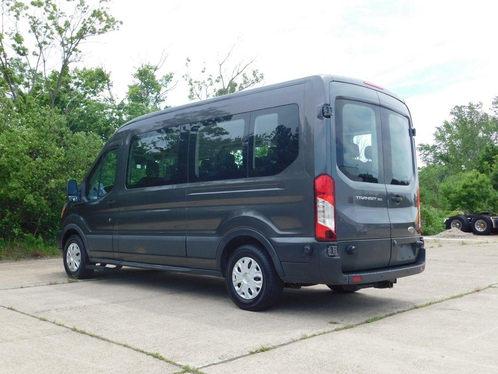 Ford Transit 350 Wagon Med. Roof XLT w/Sliding Pass. 148-in. WB 2017