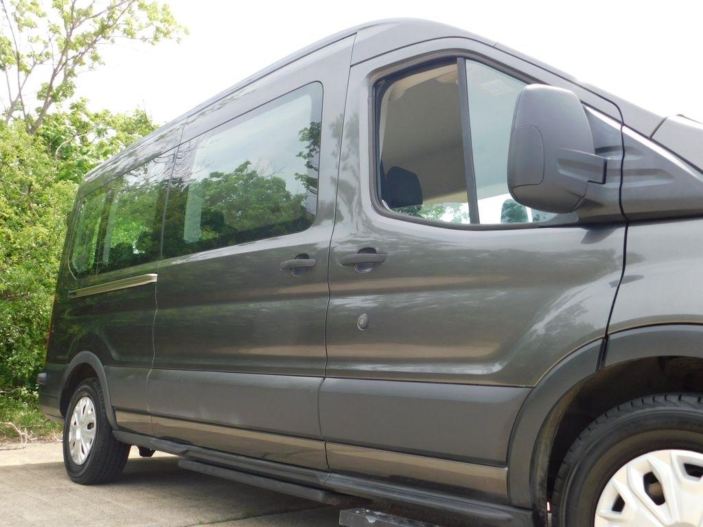 Ford Transit 350 Wagon Med. Roof XLT w/Sliding Pass. 148-in. WB 2017