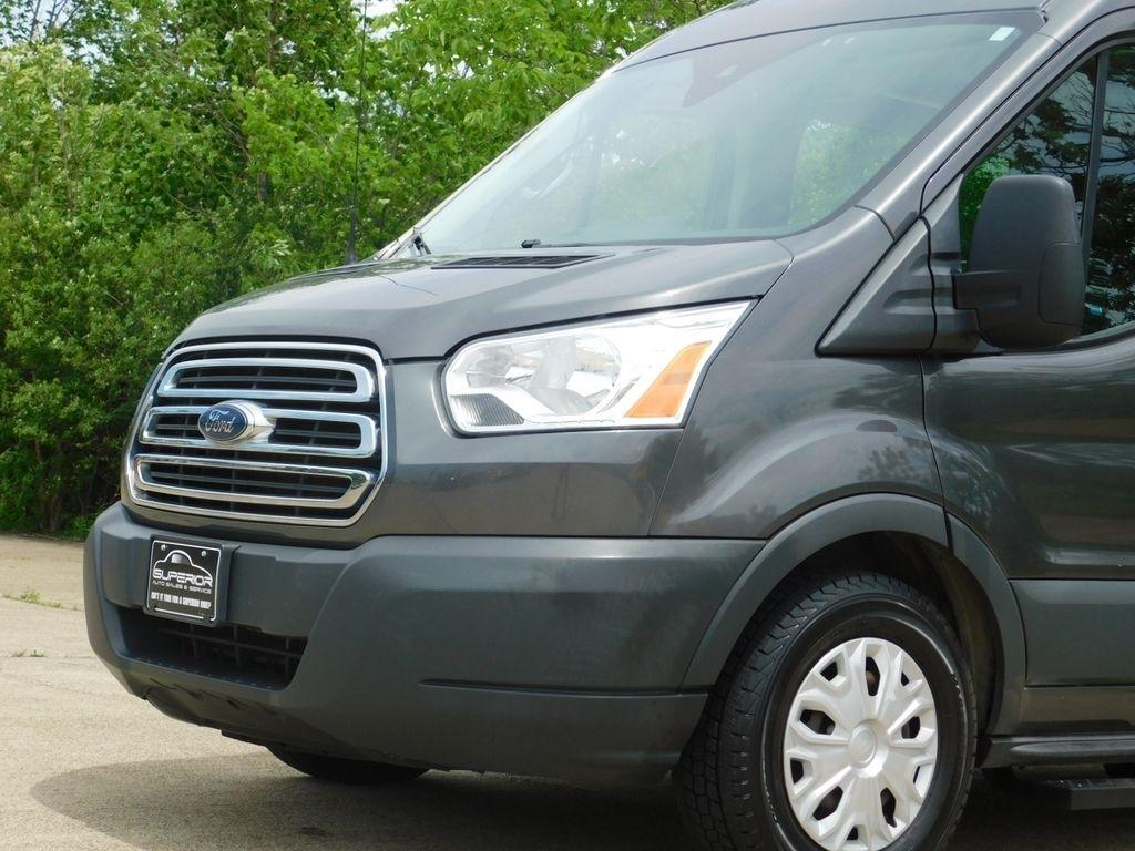 Ford Transit 350 Wagon Med. Roof XLT w/Sliding Pass. 148-in. WB 2017