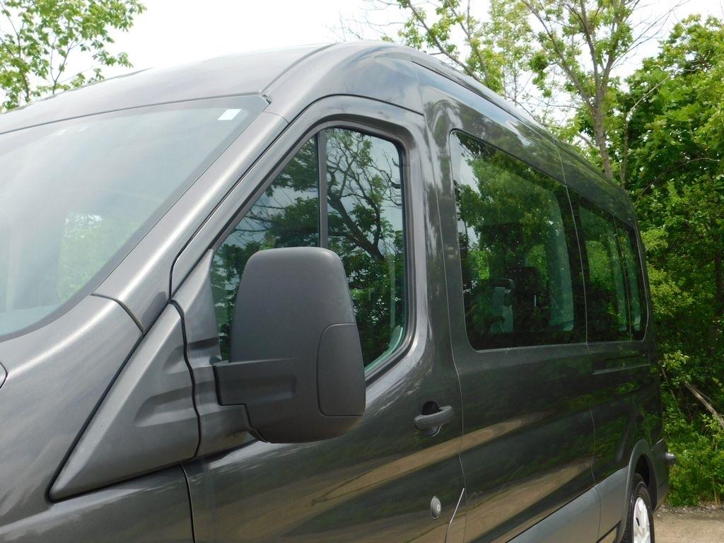 Ford Transit 350 Wagon Med. Roof XLT w/Sliding Pass. 148-in. WB 2017