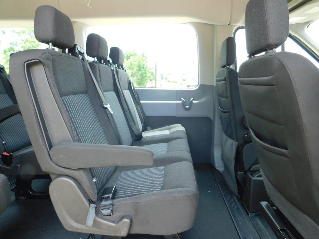 Ford Transit 350 Wagon Med. Roof XLT w/Sliding Pass. 148-in. WB 2017