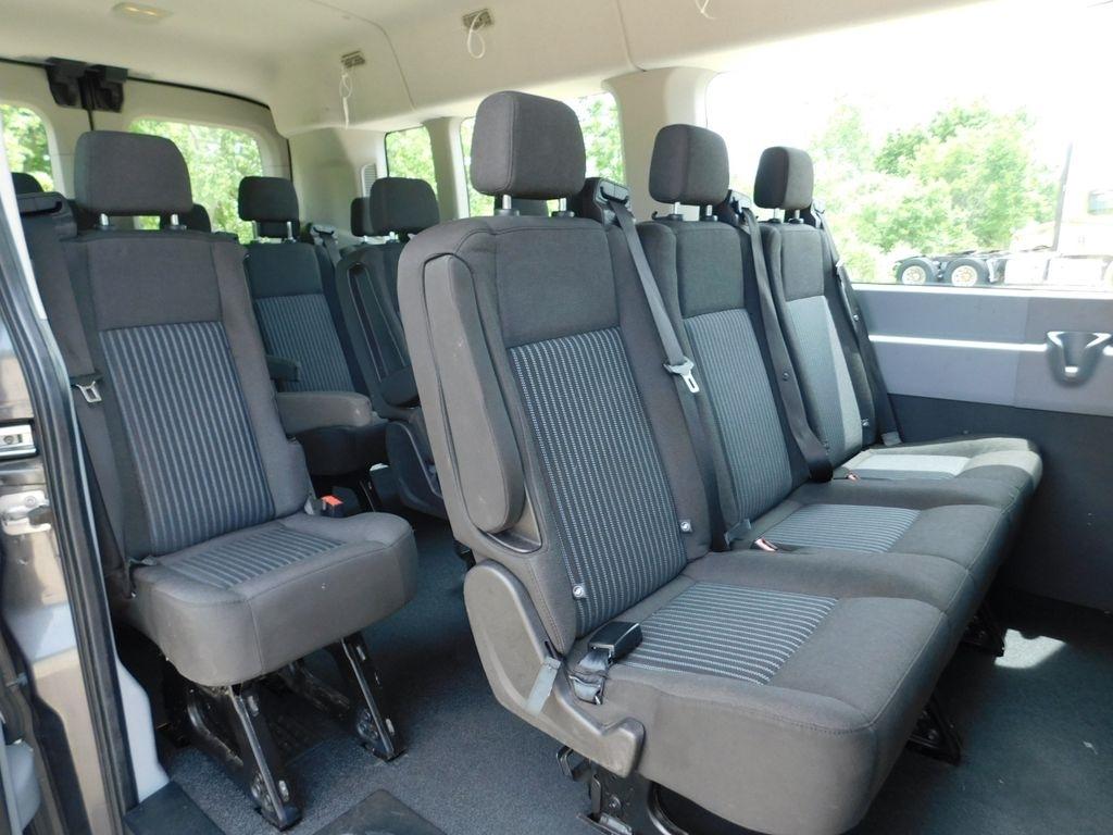 Ford Transit 350 Wagon Med. Roof XLT w/Sliding Pass. 148-in. WB 2017