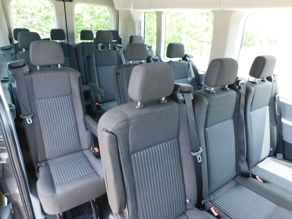 Ford Transit 350 Wagon Med. Roof XLT w/Sliding Pass. 148-in. WB 2017