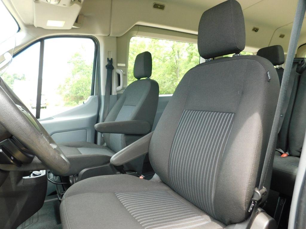 Ford Transit 350 Wagon Med. Roof XLT w/Sliding Pass. 148-in. WB 2017