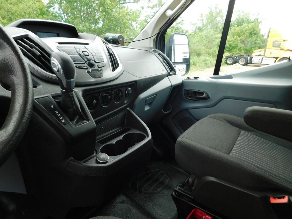 Ford Transit 350 Wagon Med. Roof XLT w/Sliding Pass. 148-in. WB 2017