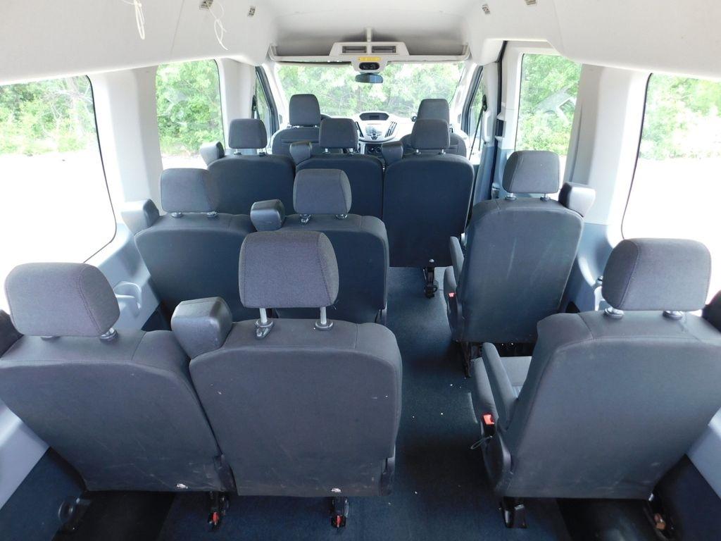 Ford Transit 350 Wagon Med. Roof XLT w/Sliding Pass. 148-in. WB 2017